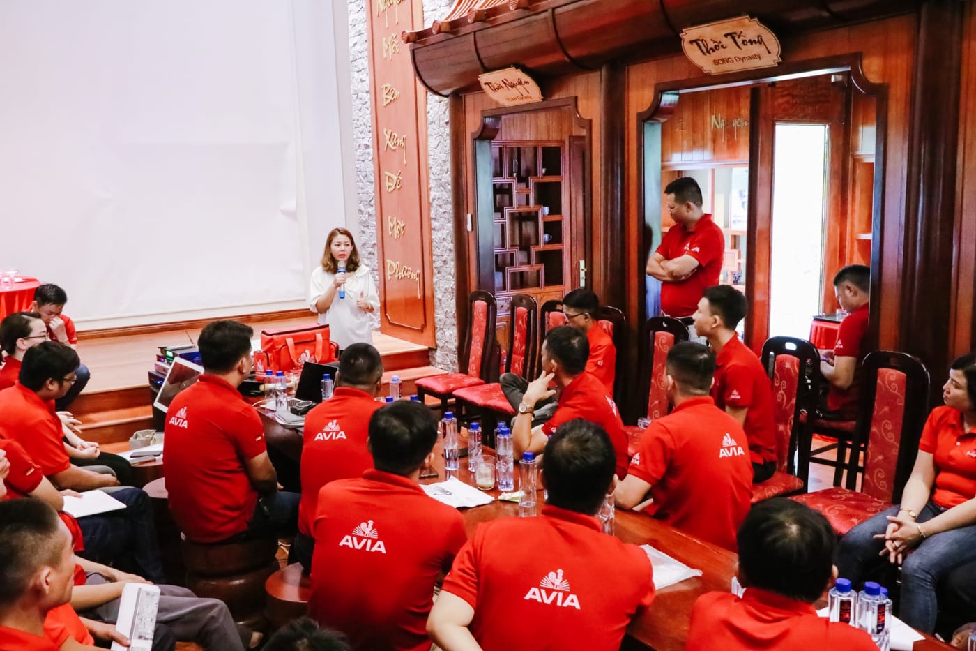 Chị Nguyễn Thị Mùi chia sẻ tại chương trình